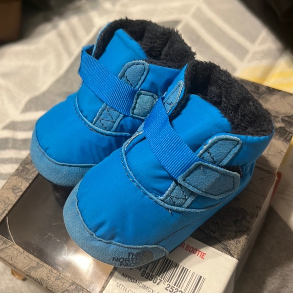 Infant north face boots - Picture 1 of 3